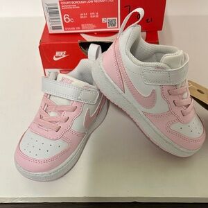 Brand New Nike Kids Court Borough LowSneakers in Pink and White F18